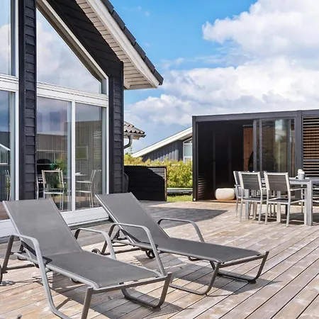 Amazing In With Kitchen Holiday home *
