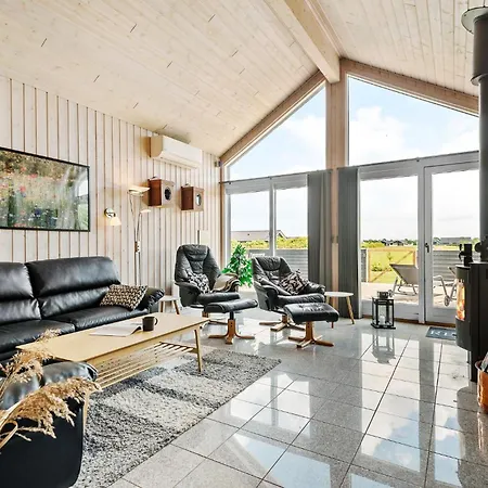 Holiday home Amazing In With Kitchen